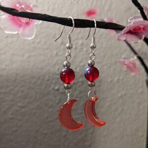 ❤️ Red Pearlescent Crescent Moon earrings